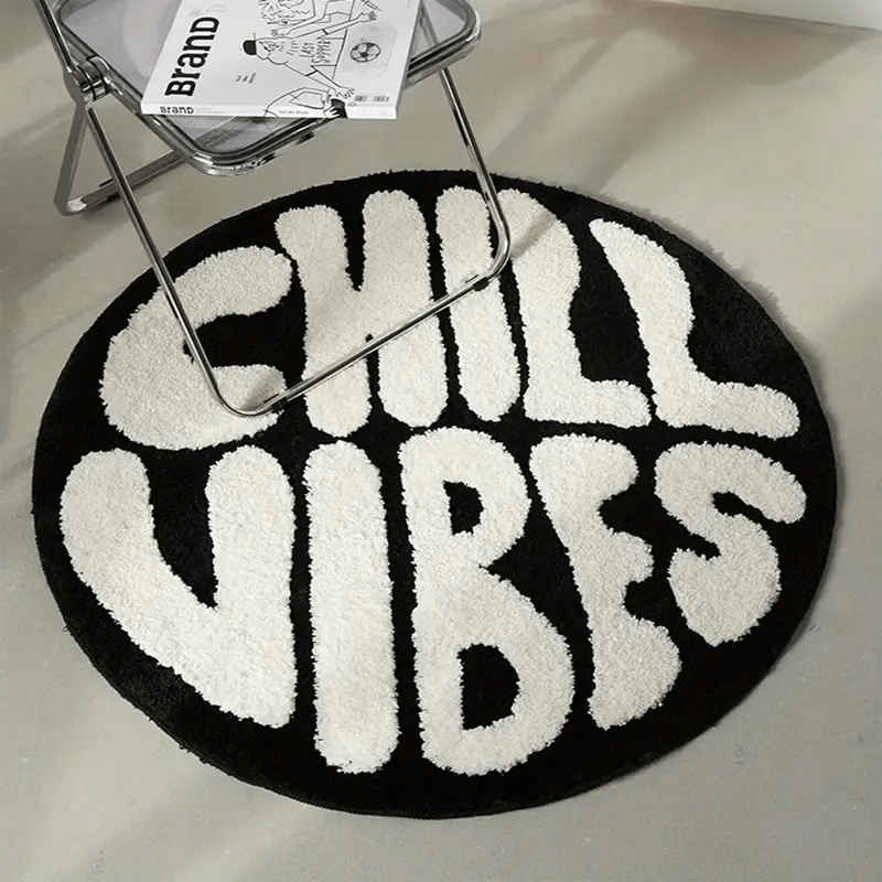 Streetwear Brand Rugs - VIKAMA アメリカンストリートウェアブランド ラウンドラグ レターデザイン：CHILL VIBES 柔らかく肌に優しいリビングルーム＆ベッドルームのインテリア